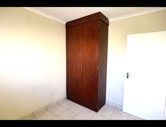 3 BEDROOM FREESTANDING FOR SALE IN KOSMOSDAL